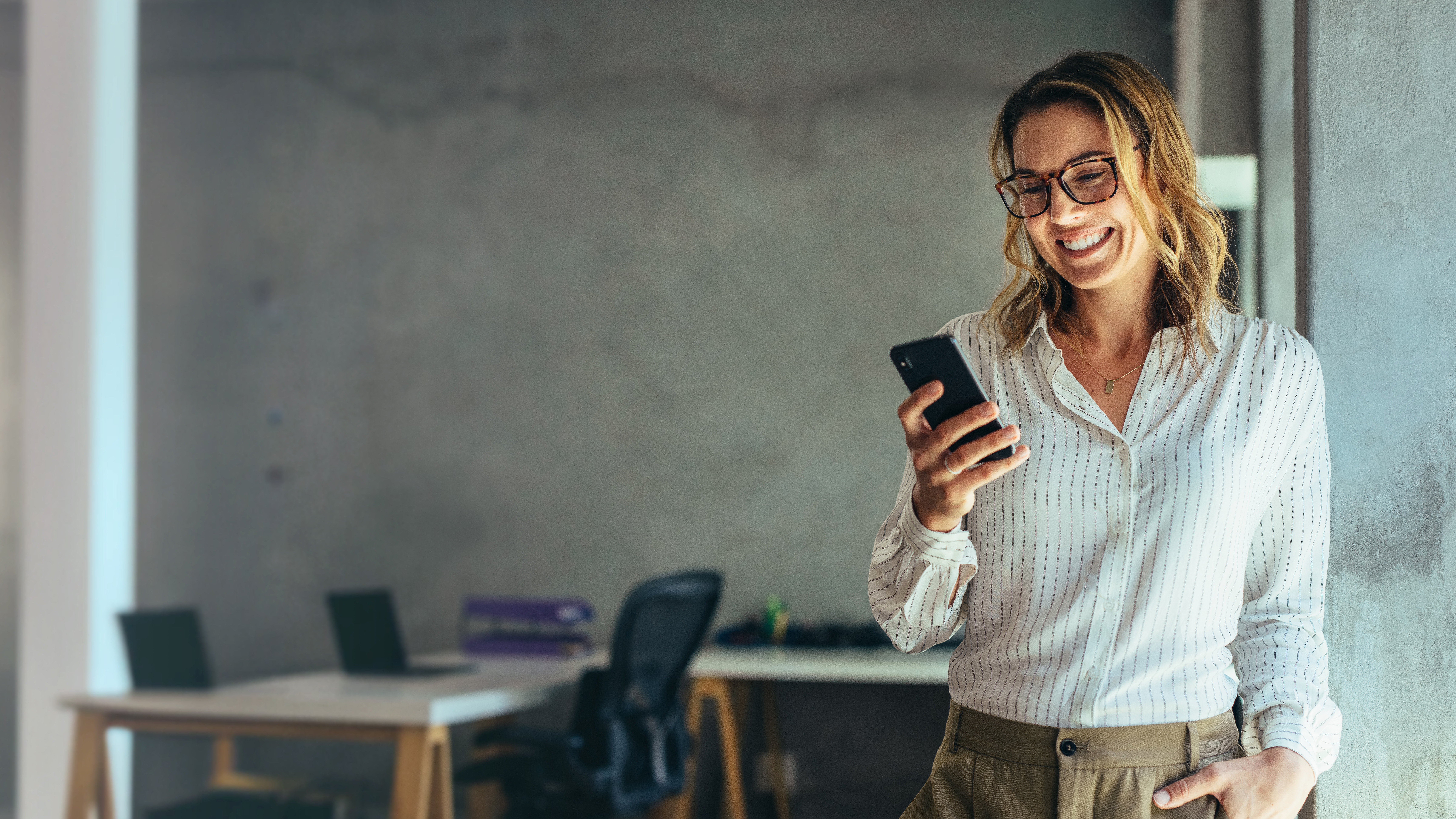 Phone and IVR Voiceover: How Your Business Sounds Before Anyone Answers