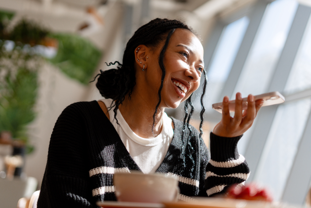 Professional Voicemail Greetings: Examples + How to Record One